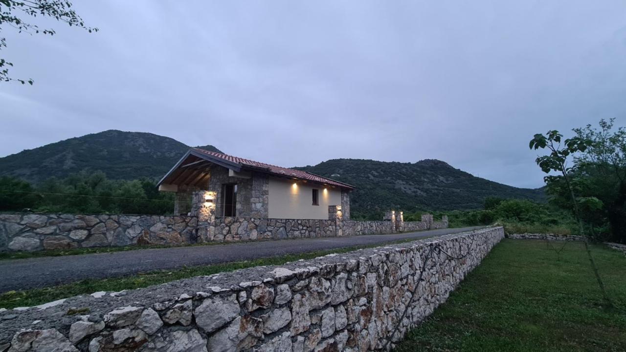 Orahovo Stone Vilas ヴィルパザル エクステリア 写真